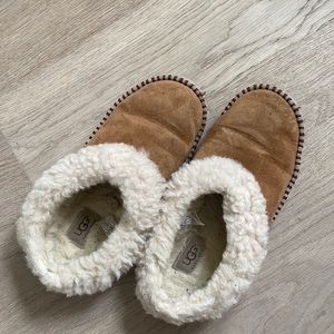 Ugg slipper chestnut